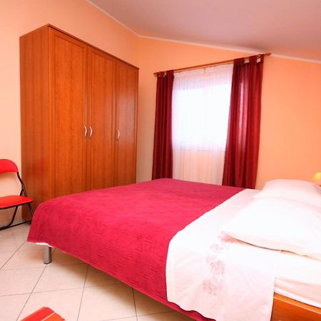 Apartments By The Sea Vinisce, Trogir - 5229 Szoba fotó