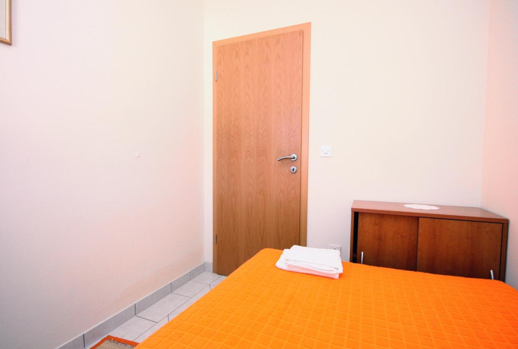 Apartments By The Sea Vinisce, Trogir - 5229 Szoba fotó
